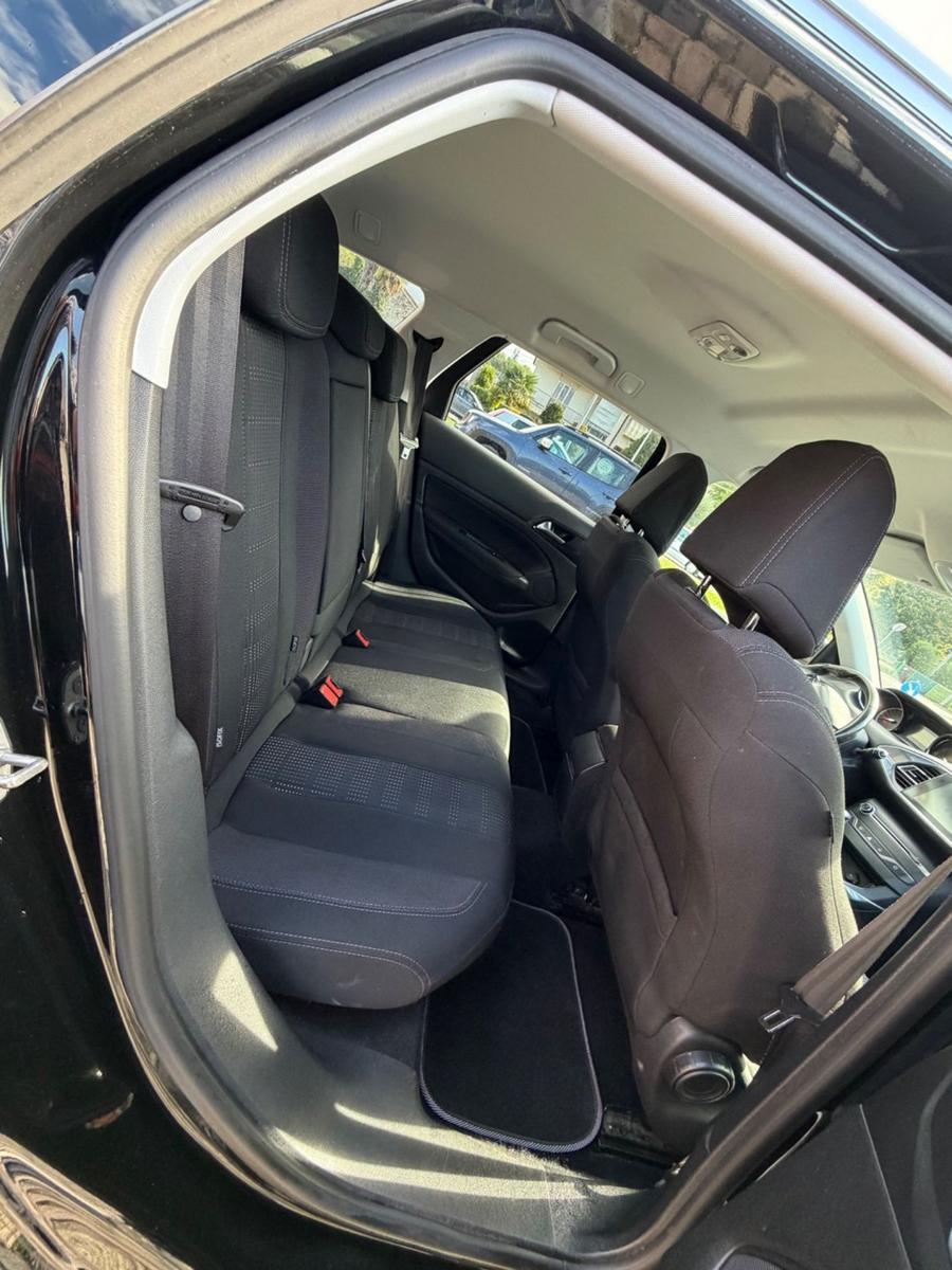 Peugeot 308 2015 — photo 11