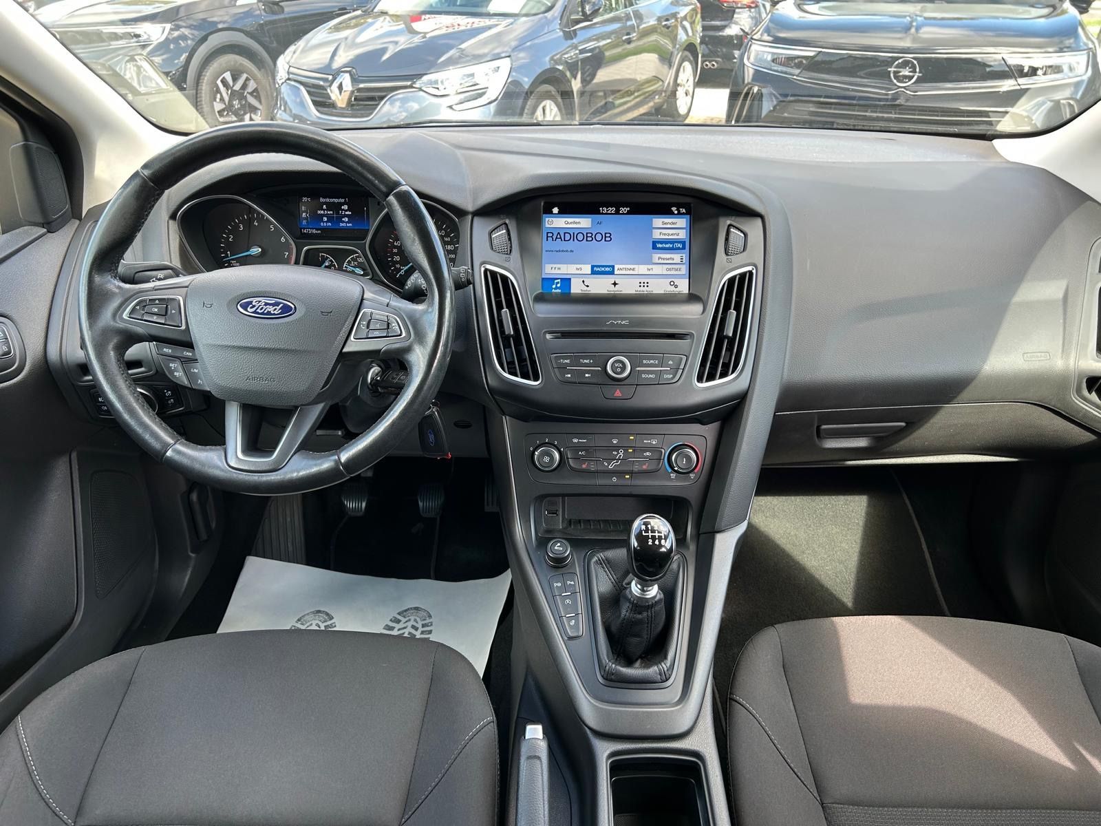 Fahrzeugabbildung Ford Focus Turnier Business°Navi°Winterpaket°AHK
