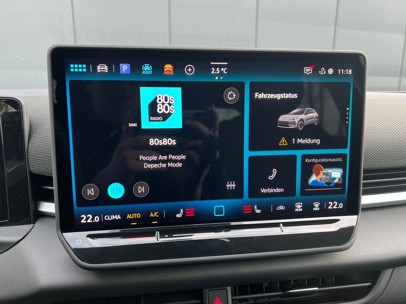 Fahrzeugabbildung Volkswagen T-Roc R-Line 1.5 eTSI DSG *Neues Modell, AHK, Bl