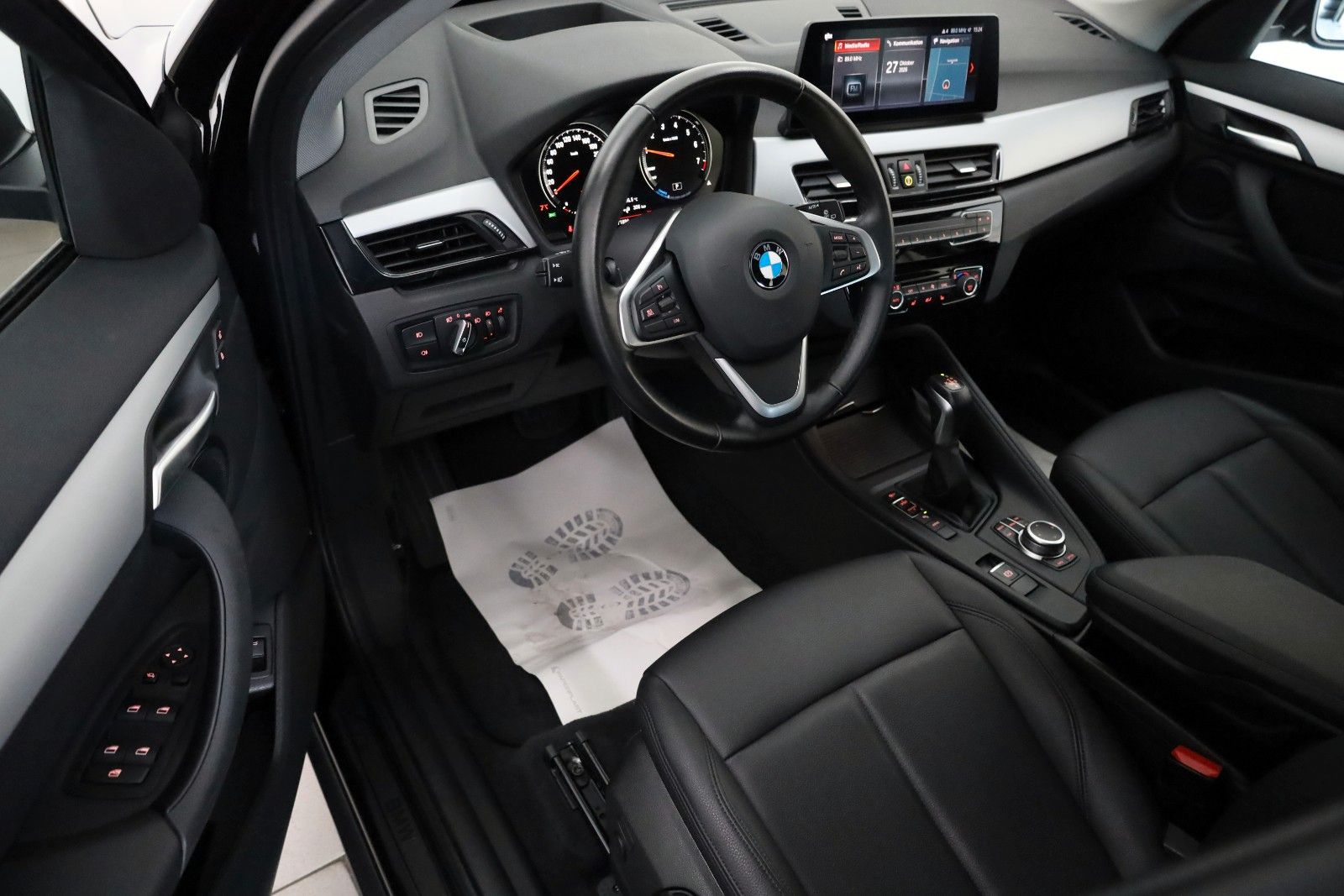 Fahrzeugabbildung BMW X1 xDrive 25e Advantage,Leder,Navi,SH,HUD,Kamera