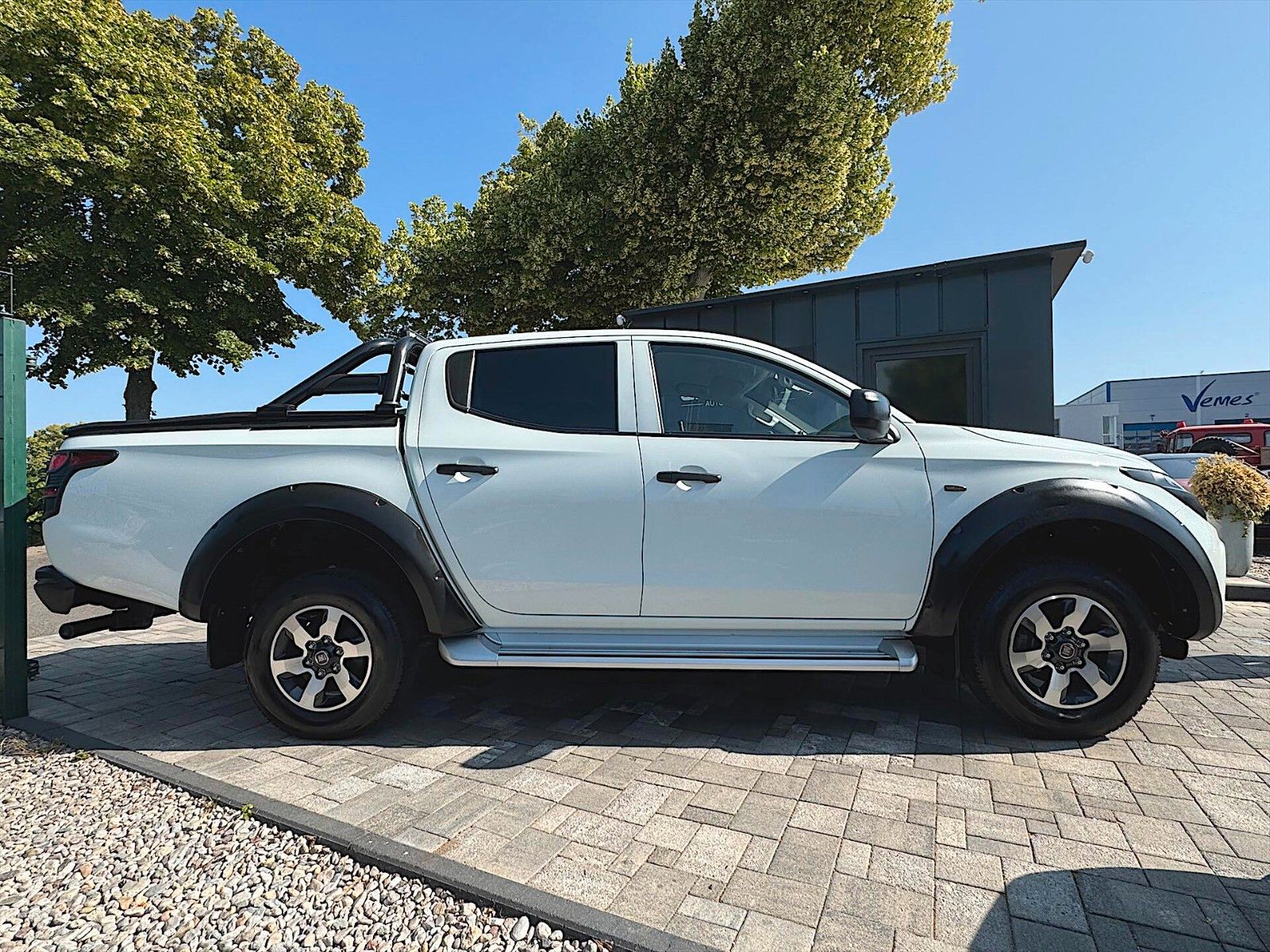 Fahrzeugabbildung Fiat Fullback 2.4 JTD Double Cab Offroad Cross DAB+
