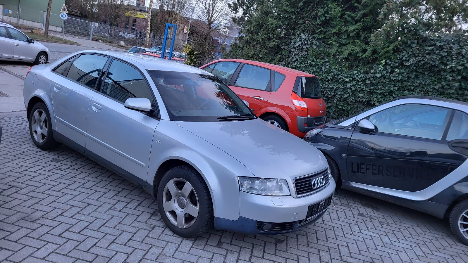 Audi A4 2.0-limo--tüv dekra klimatr-sehr saub 1-hand