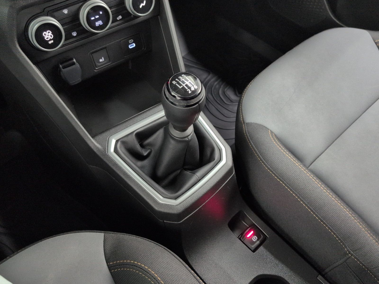 DACIA Jogger TCe 110 Extreme+ 7-Sitzer Navi – Bild 19