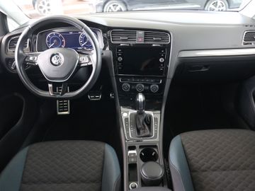 Volkswagen Golf Variant 1.6TDI DSG IQ DRIVE LED KAMERA ACC