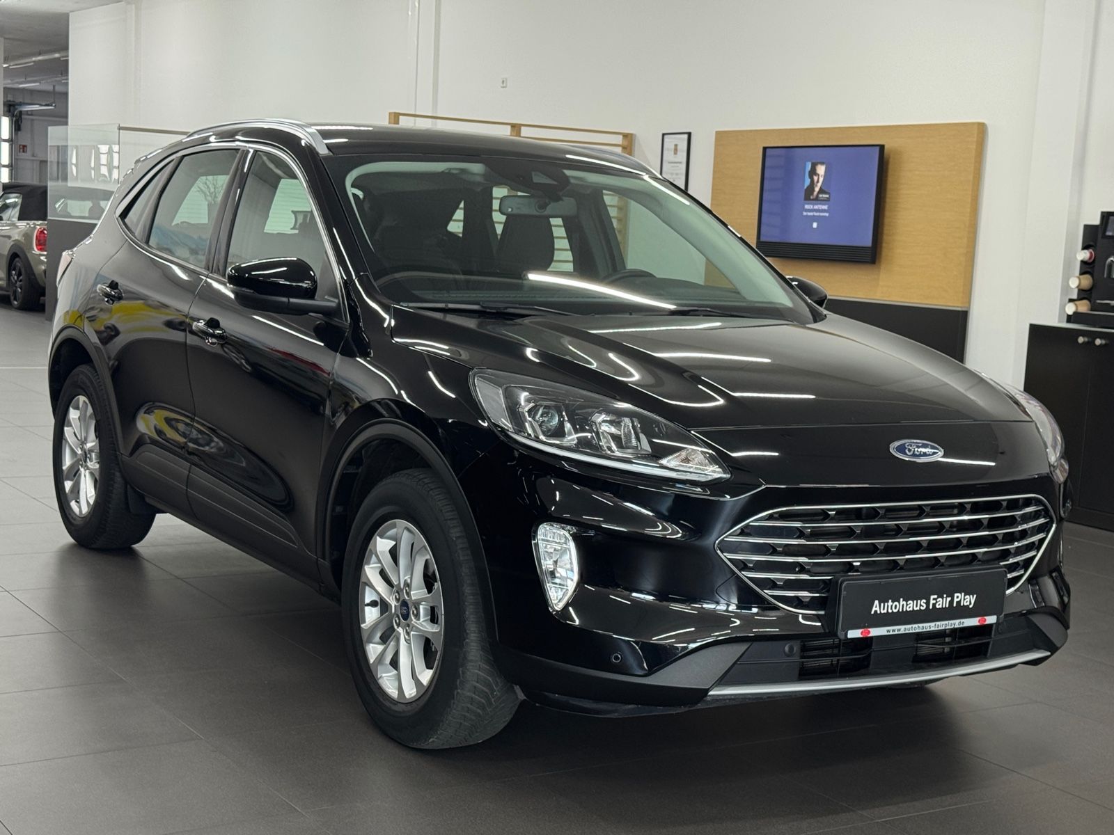 Ford Kuga Plug-In Hybrid Titanium CarPlay/U-FREI/1.HD imagem 3