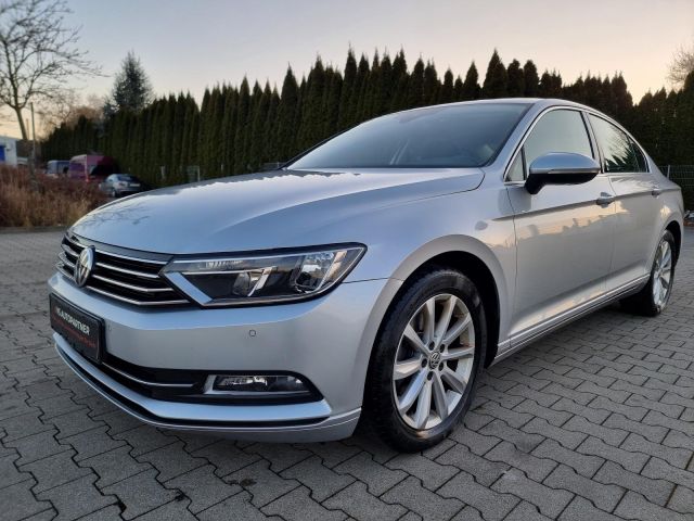 Volkswagen Passat DSG SHZ PDC v+h NAVI BLUETOOTH 7-GANG TÜV