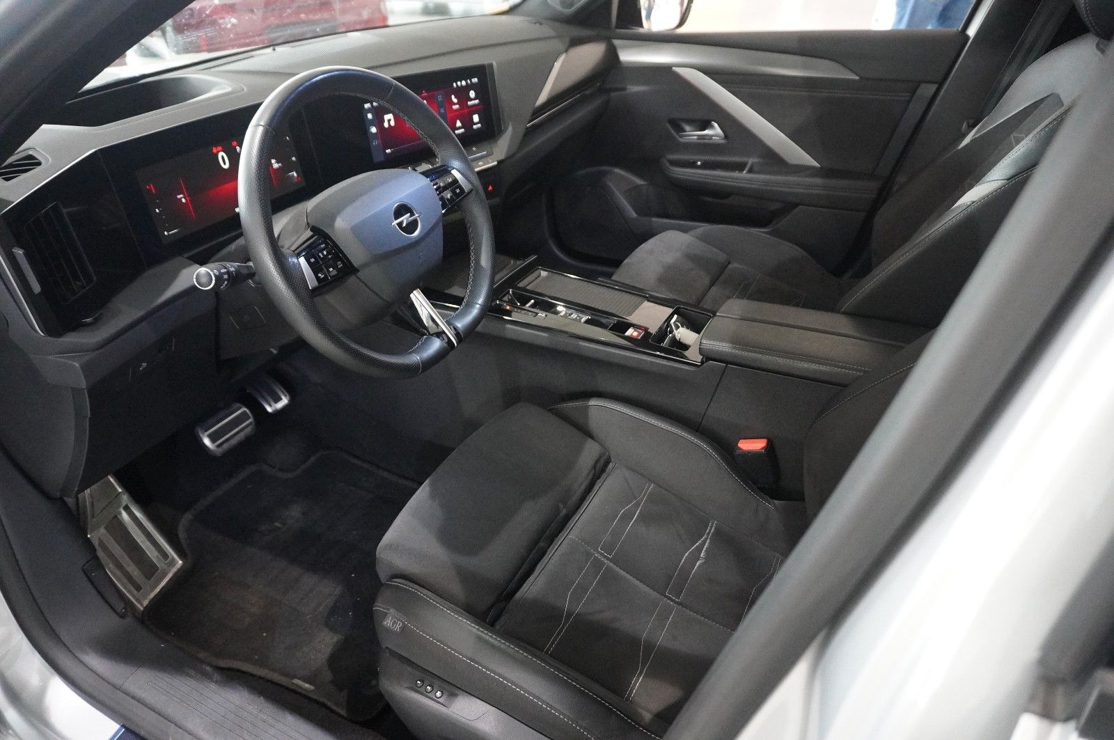 Fahrzeugabbildung Opel Astra L ST 1.5D ULTIMATE NAVI/LED/360°/PANO/DAB+