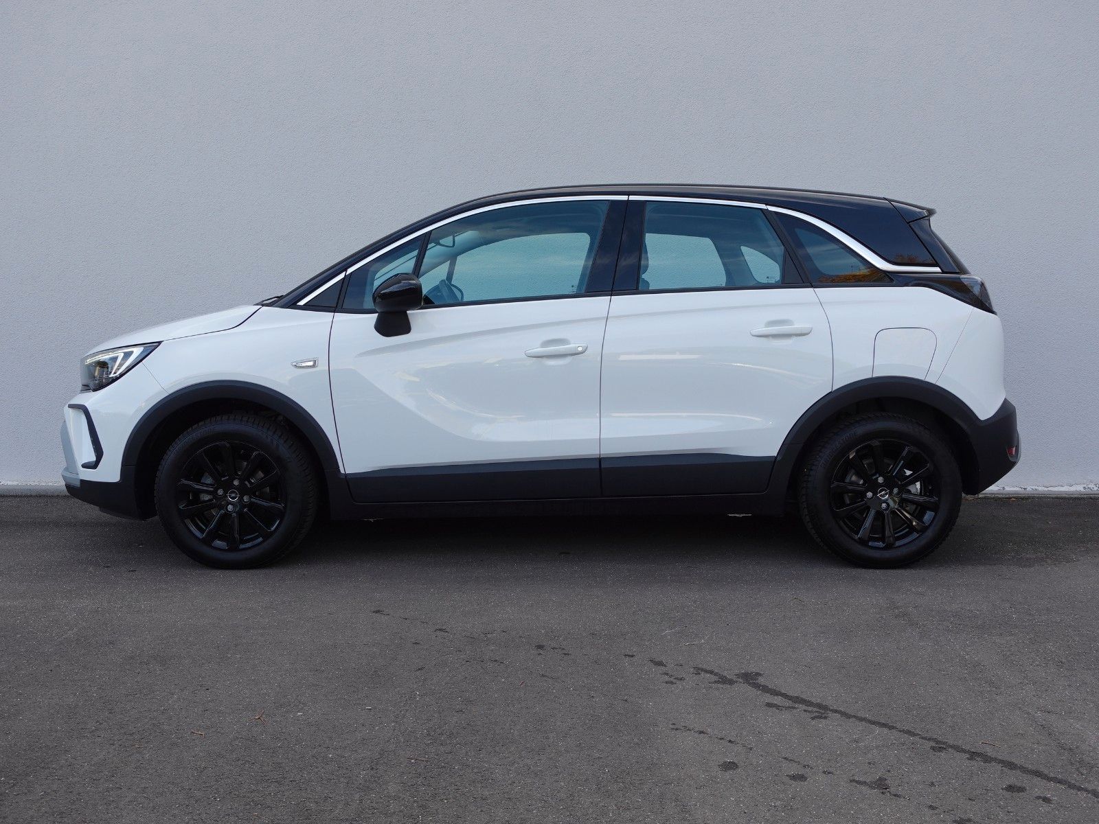 Fahrzeugabbildung Opel Crossland Elegance 1.2,Navi,AHK,Kamera,Allwetter