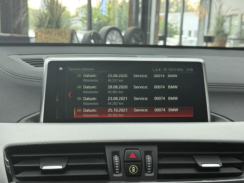 BMW X2 18iA sDrive M Sport, LED, Pano, HUD, Kamera