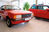 Volkswagen Golf VI Match PDC vo+hi Sitzheizung Climatronic - mit Benzin-Antrieb: Gold, Limousine