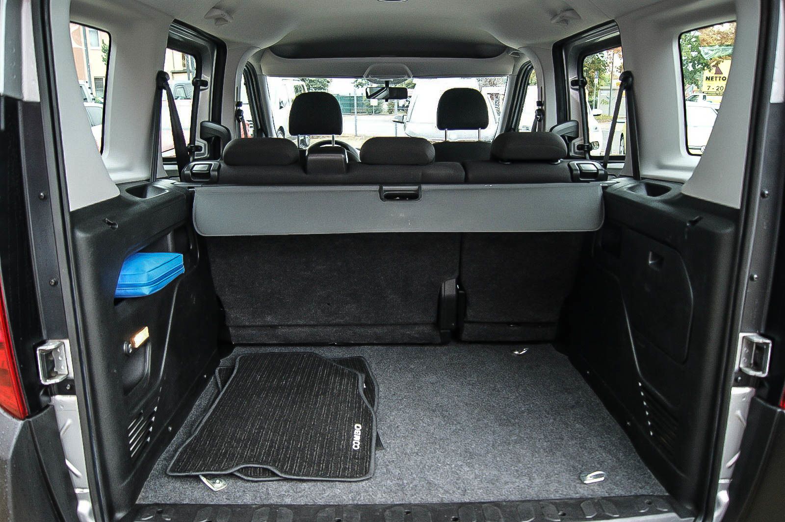 Fahrzeugabbildung Opel Combo D Selection L1H1 5-SITZE SCHIEBETÜREN 1.HD