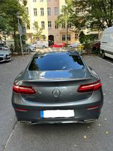 Mercedes-Benz Multi Beam, Burmester, Memorysitze, Digitale Anz - Mercedes-Benz E 300 mit Benzin-Antrieb: Cabrio