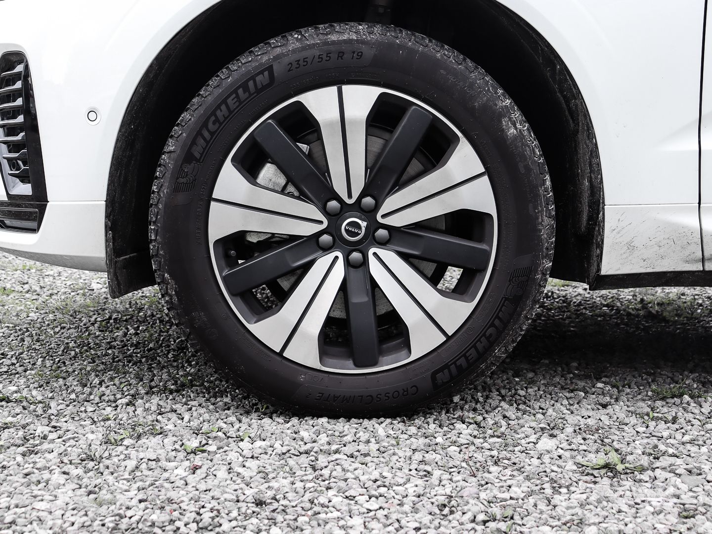Volvo XC60 R Design Recharge Plug-In Hybrid AWD T6 Twi imagem 3