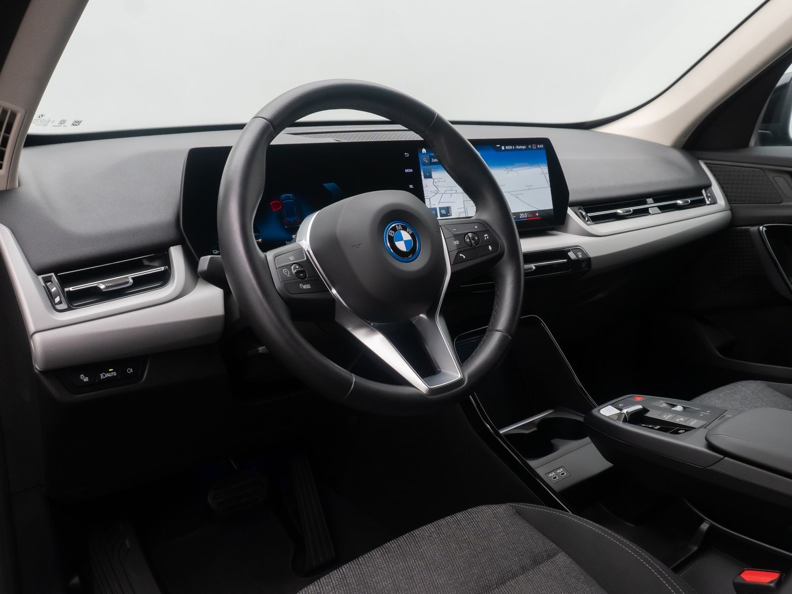 Fahrzeugabbildung BMW iX1 xD30 GeschwindigReg DAB Kamera LED Widscreen