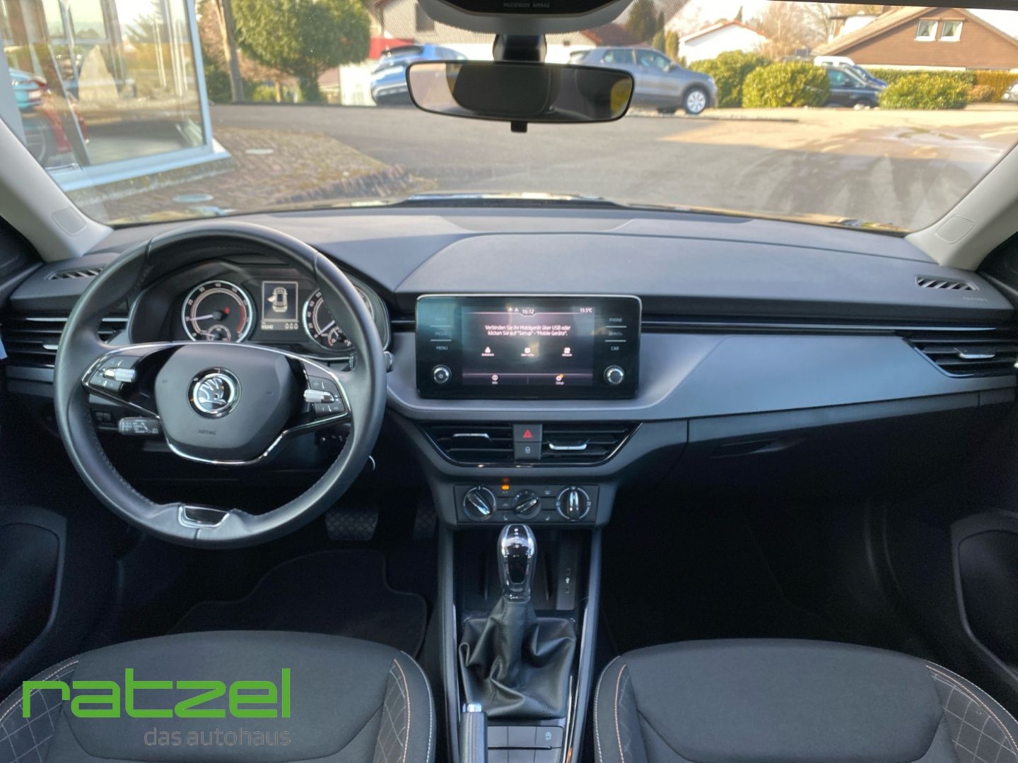 Fahrzeugabbildung SKODA Kamiq Ambition 1.0 TSI DSG RFK LED ACC Apple Car