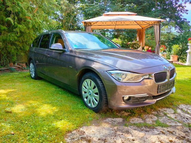 BMW 318d xDrive Touring Luxury Line Luxury Line