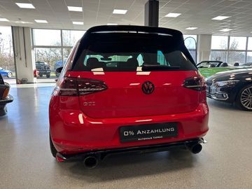 Volkswagen Golf - 11