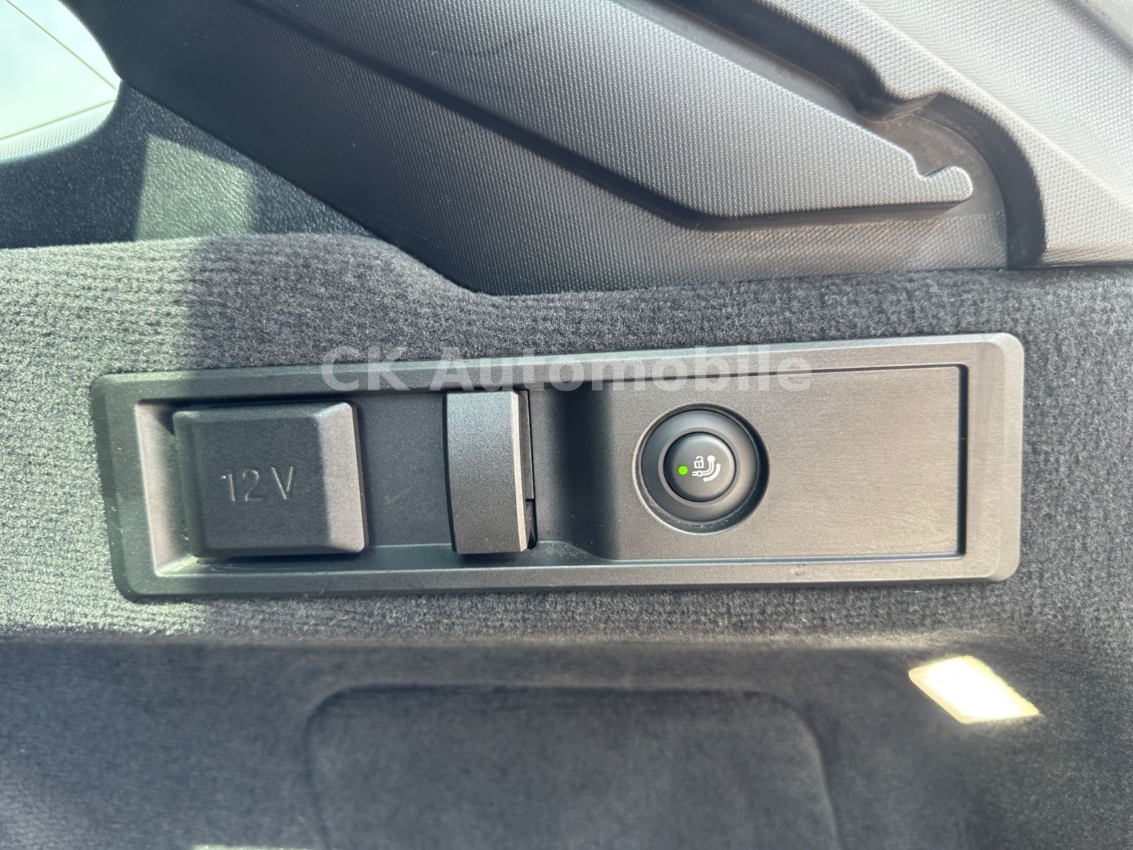 Fahrzeugabbildung BMW 320d xDrive M-Sport/Widescreen/Navi/Pano/LED/AHK