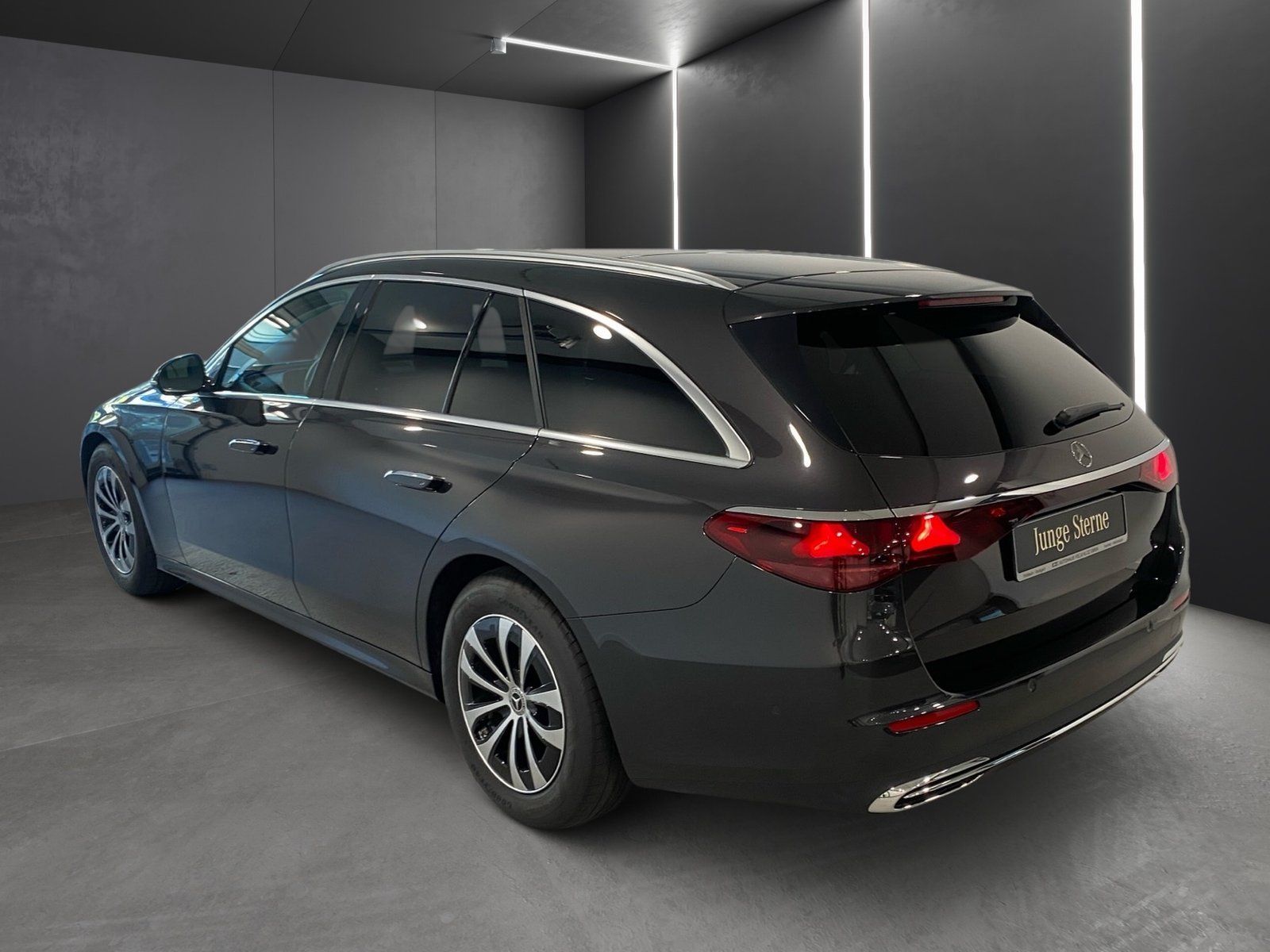Fahrzeugabbildung Mercedes-Benz E 200 T Avantgarde Advanced*Totwinkel*LED*Kamera
