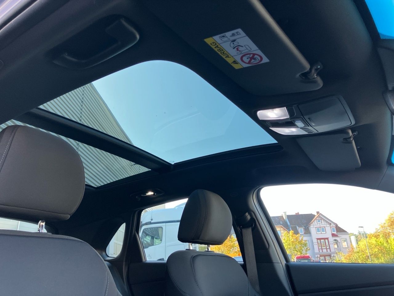 Fahrzeugabbildung Hyundai i30 ADVANTAGE PANO*CARPLAY*NAVI*SHZ