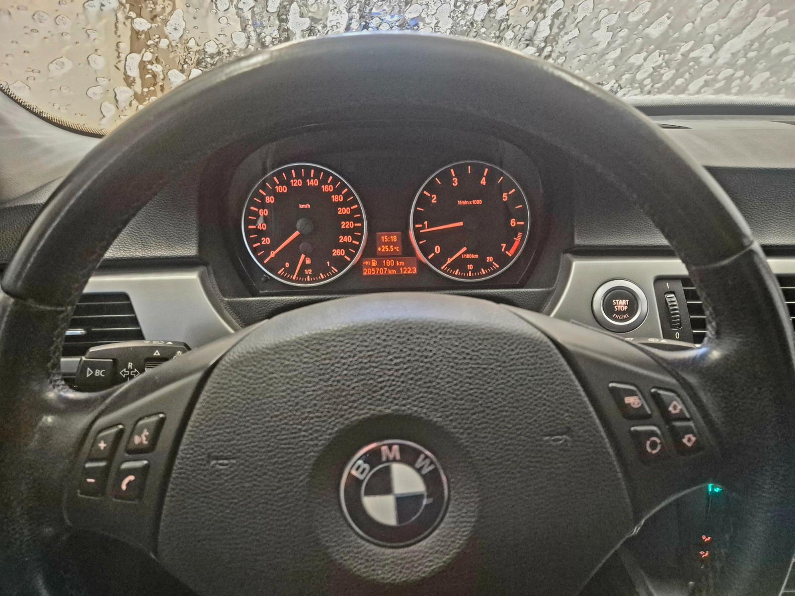 BMW 318 2007 — photo 21