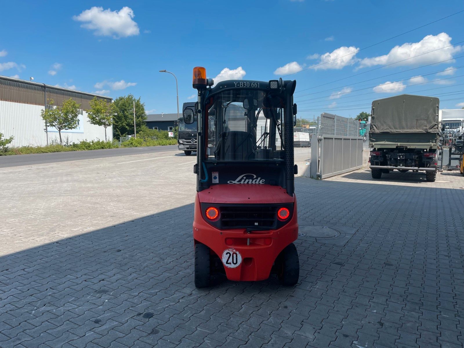 Fahrzeugabbildung Linde H14D-01 / HH 4,6m / 1.453h / Diesel / SS / Waage