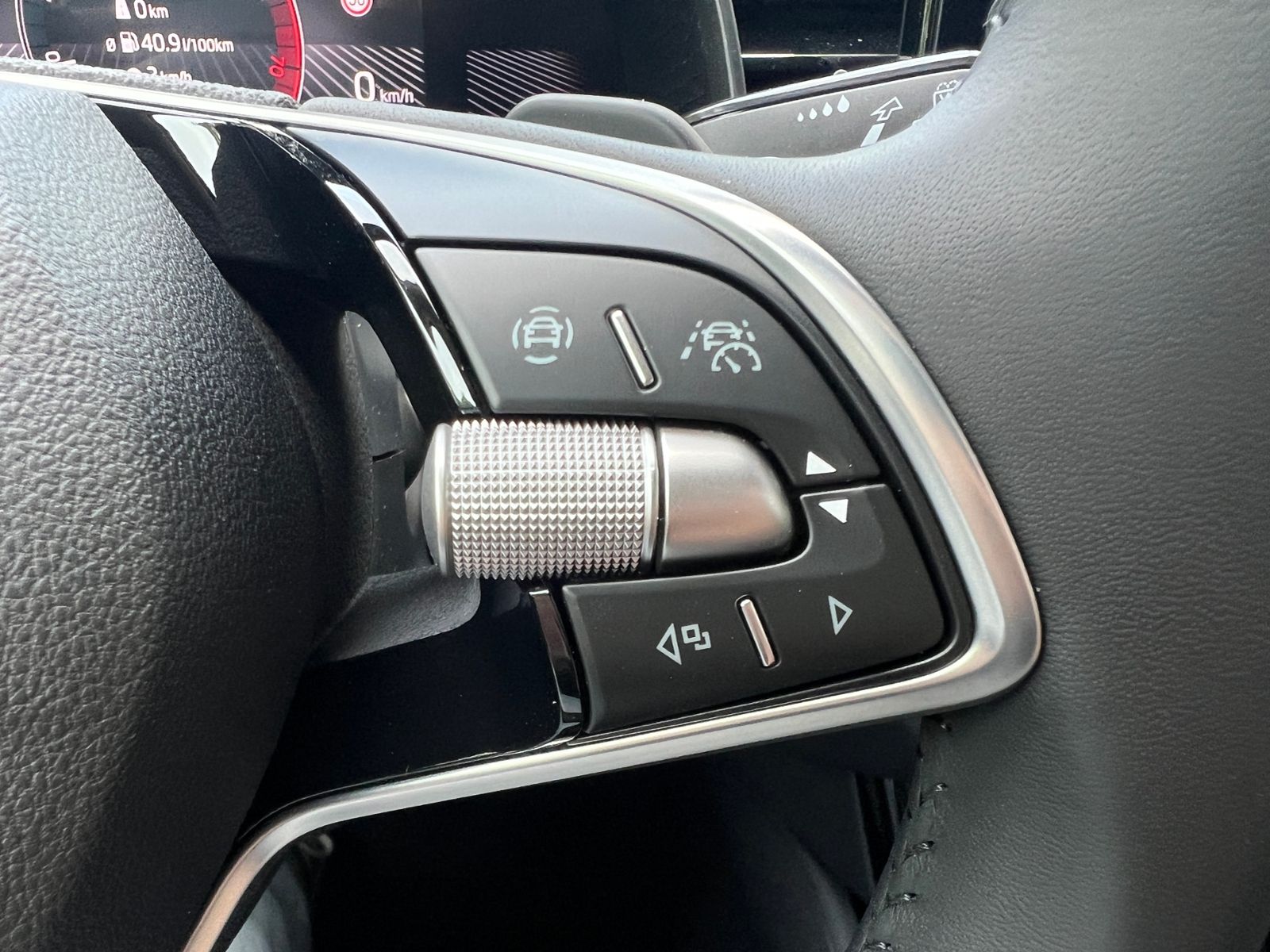 Fahrzeugabbildung SKODA Scala Selection 1.0 TSI DSG *AHK, LED, ACC, Kame