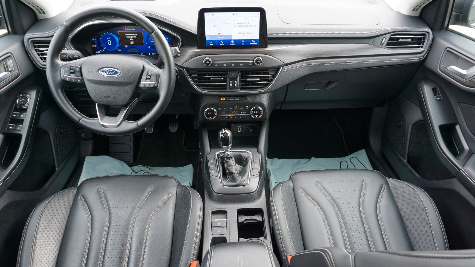 Fahrzeugabbildung Ford Focus Turnier Vignale, Kamera, Pano, Leder, LED