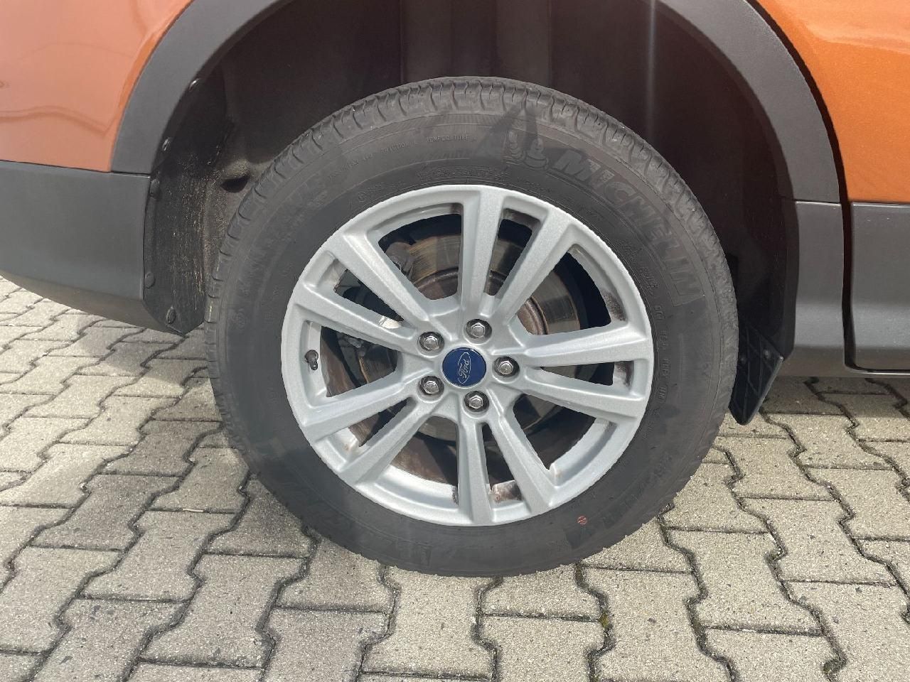 Fahrzeugabbildung Ford Kuga Winterpaket, Navi, Klimaautom.