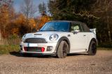 MINI John Cooper Works Cabrio John Cooper Works - silberne MINI John Cooper Works Cabrio