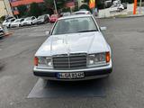 Mercedes-Benz 200E ( Oldtimer, mit H Kennzeichen) - Mercedes-Benz 200 aus 1993