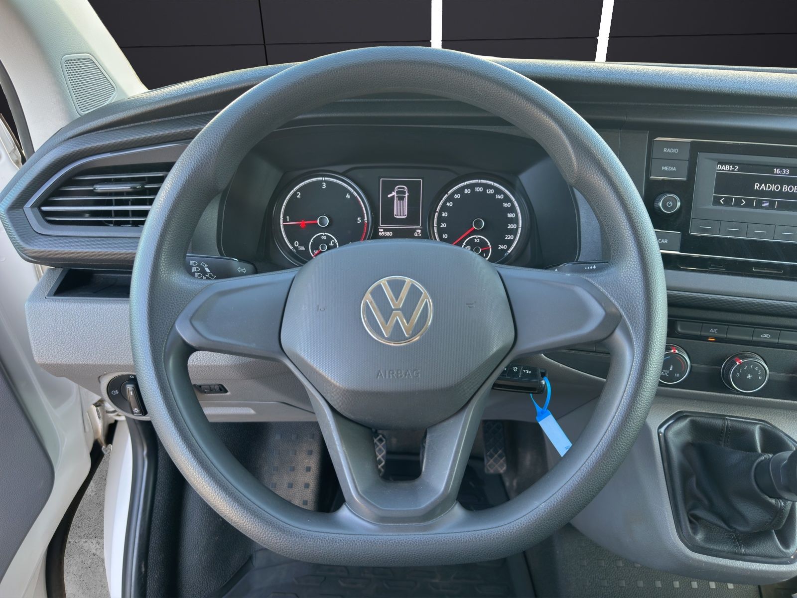 Fahrzeugabbildung Volkswagen T6 Transporter T6.1 Kasten TDI STH PDC DAB+ Klim