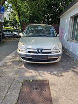 Peugeot Peugoet Van 807 - Peugeot 807 mit Benzin-Antrieb