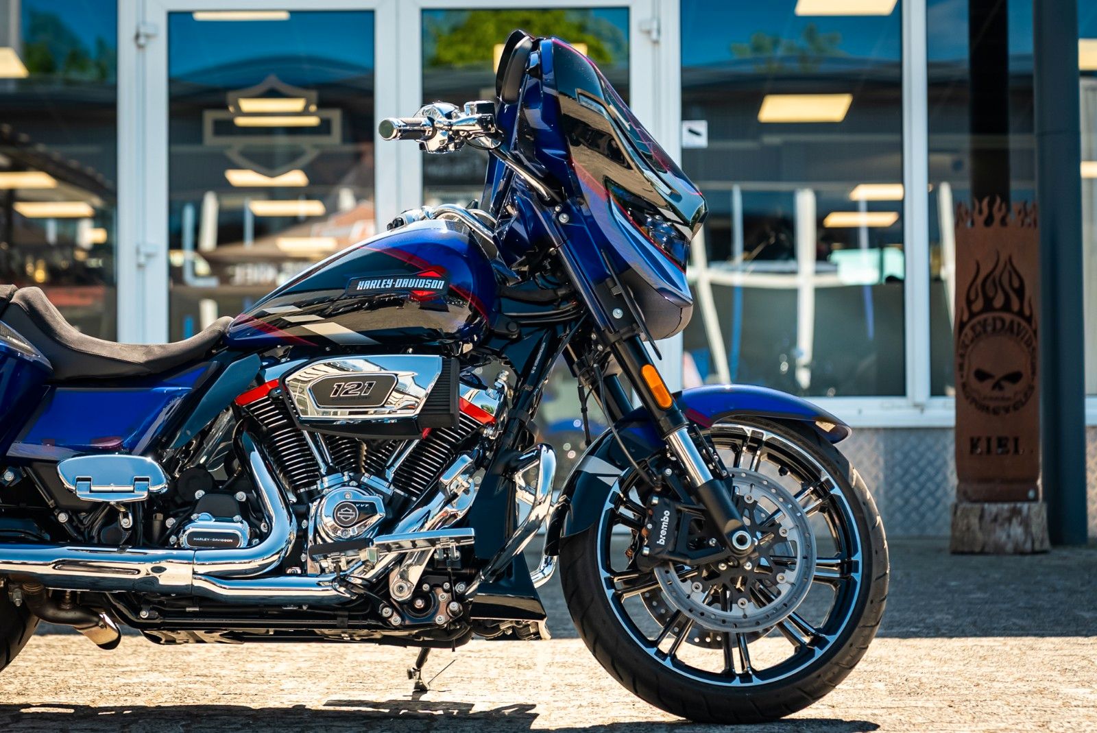 Fahrzeugabbildung Harley-Davidson CVO Street Glide FLHXSE 121 CUI MY25