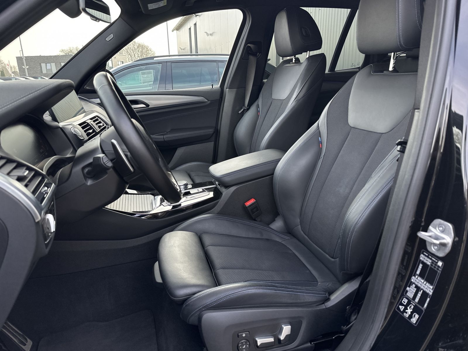 Fahrzeugabbildung BMW X3 M40i NAV+LED+HEAD-UP+ACC+WLAN+DAB+360°+H&K+PP
