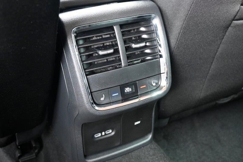 Fahrzeugabbildung SKODA Octavia Combi 2.0 TDI DSG Selection Plus AHK*NAV