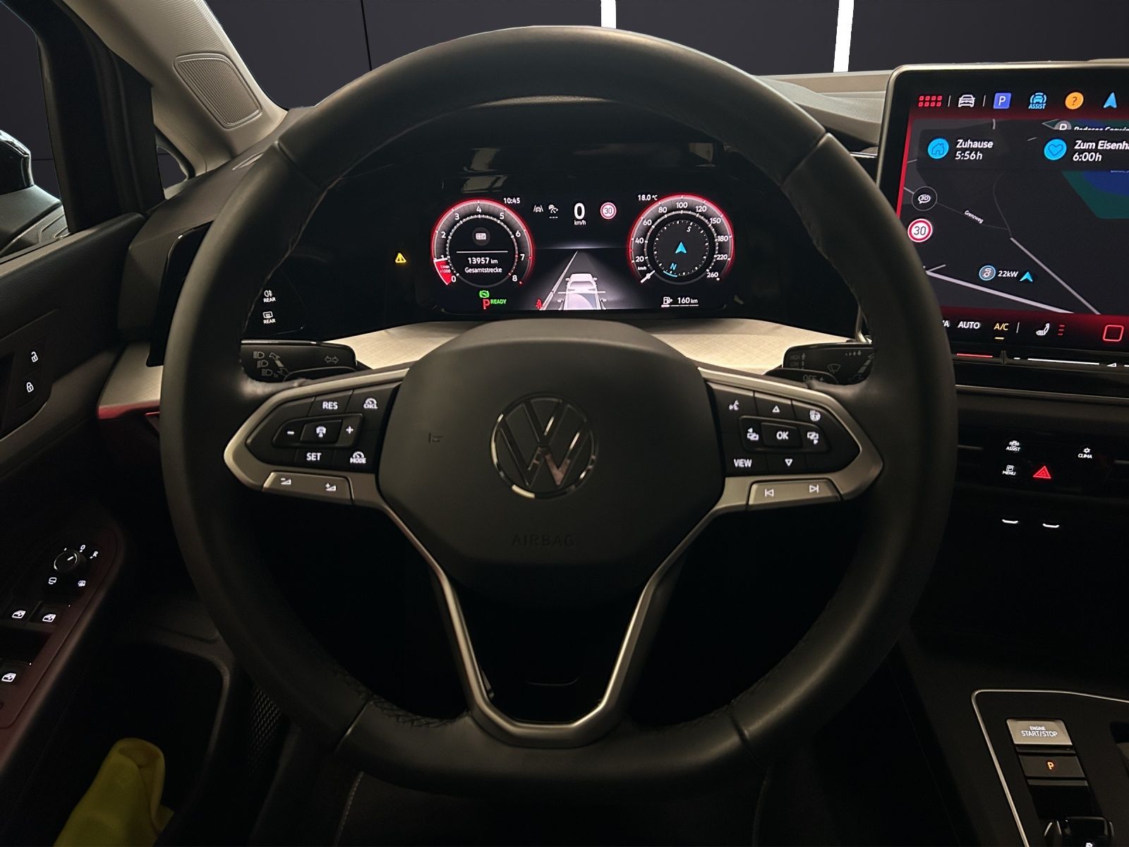 Fahrzeugabbildung Volkswagen Golf VIII Variant eTSI Life DSG LED Navi AID HUD