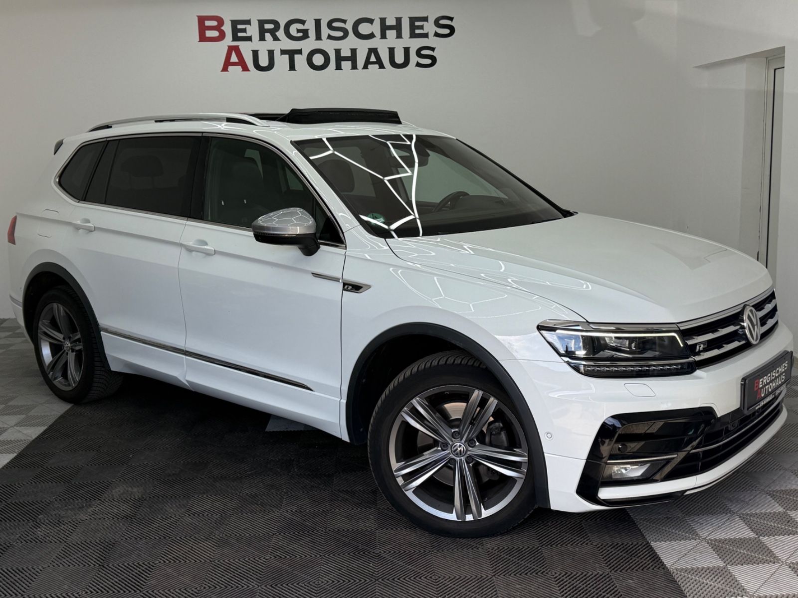 VW Tiguan Allspace 3xR-Line 4M*Pano*Virtual*360°*