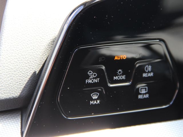 Volkswagen Golf VIII 2.0 TDI Style Tiptronic Klima LED Navi