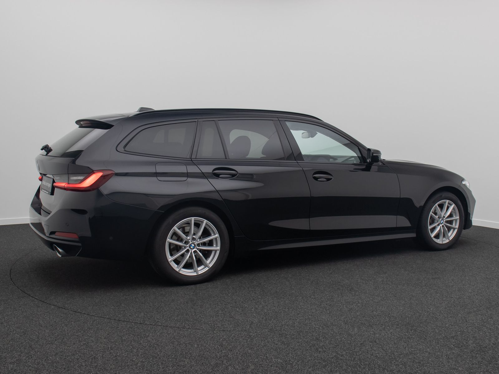 Fahrzeugabbildung BMW 320d HUD Sport Memory Kamera DAB Komfort DrivAss