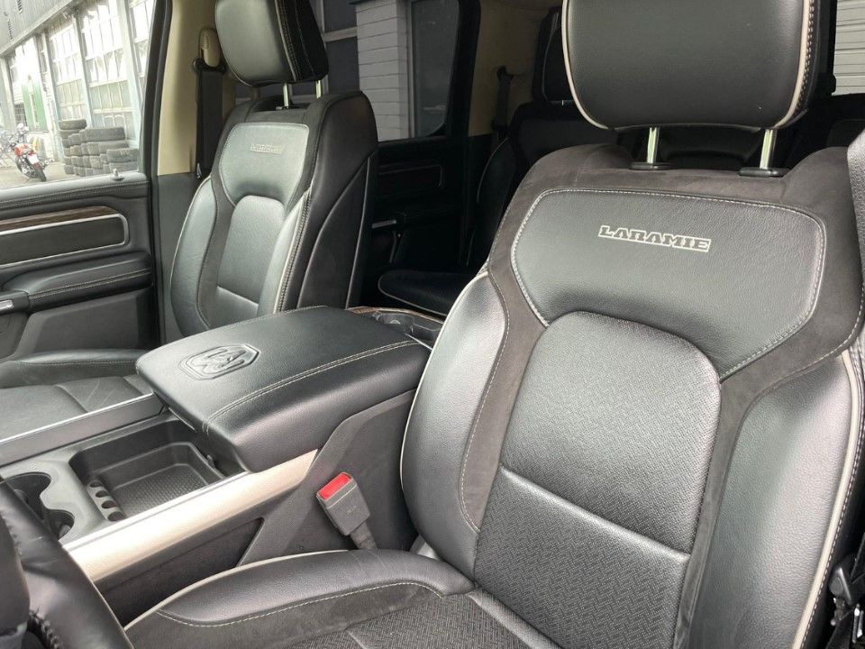 Fahrzeugabbildung Dodge RAM 1500 CrewCab Laramie 5.7 4x4 LPG
