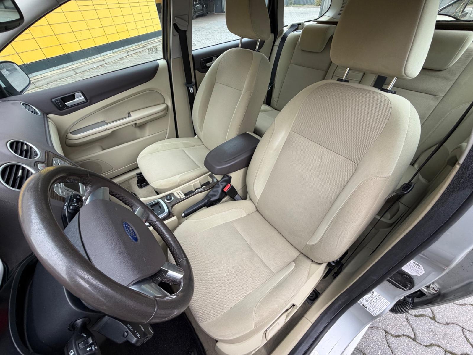 Ford Focus 2008 — photo 22
