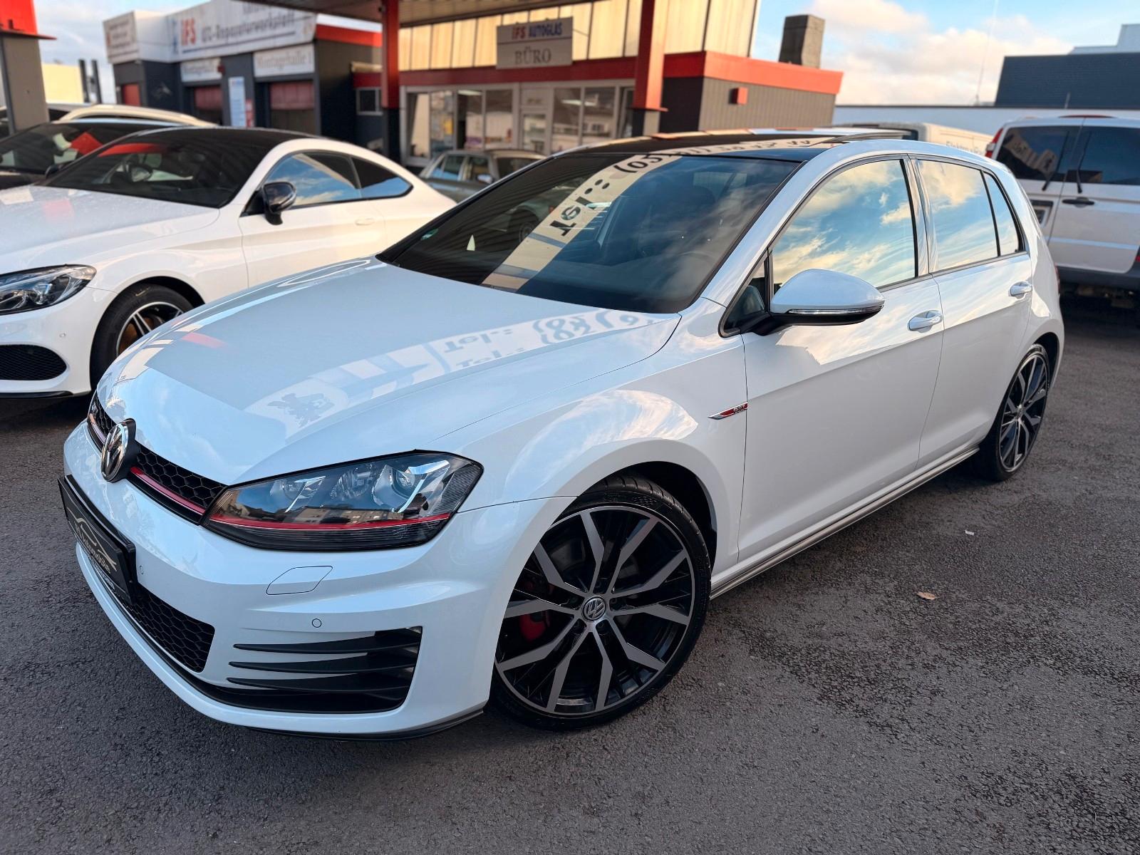 Volkswagen Golf VII Lim. GTI BMT*PANO*NAVI*XENON*19ZOLL