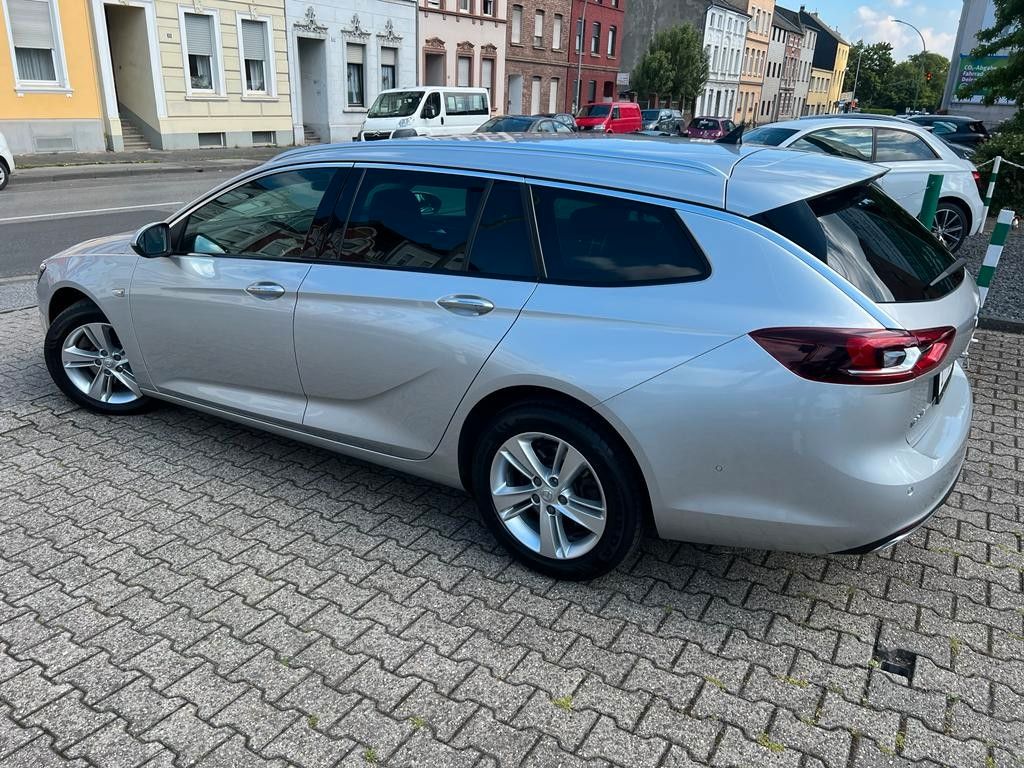 Fahrzeugabbildung Opel Insignia B Sports Tourer INNOVATION 4x4 AUTOMAT.