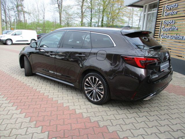 Fahrzeugabbildung Toyota Corolla Touring Sports Hybrid Team D