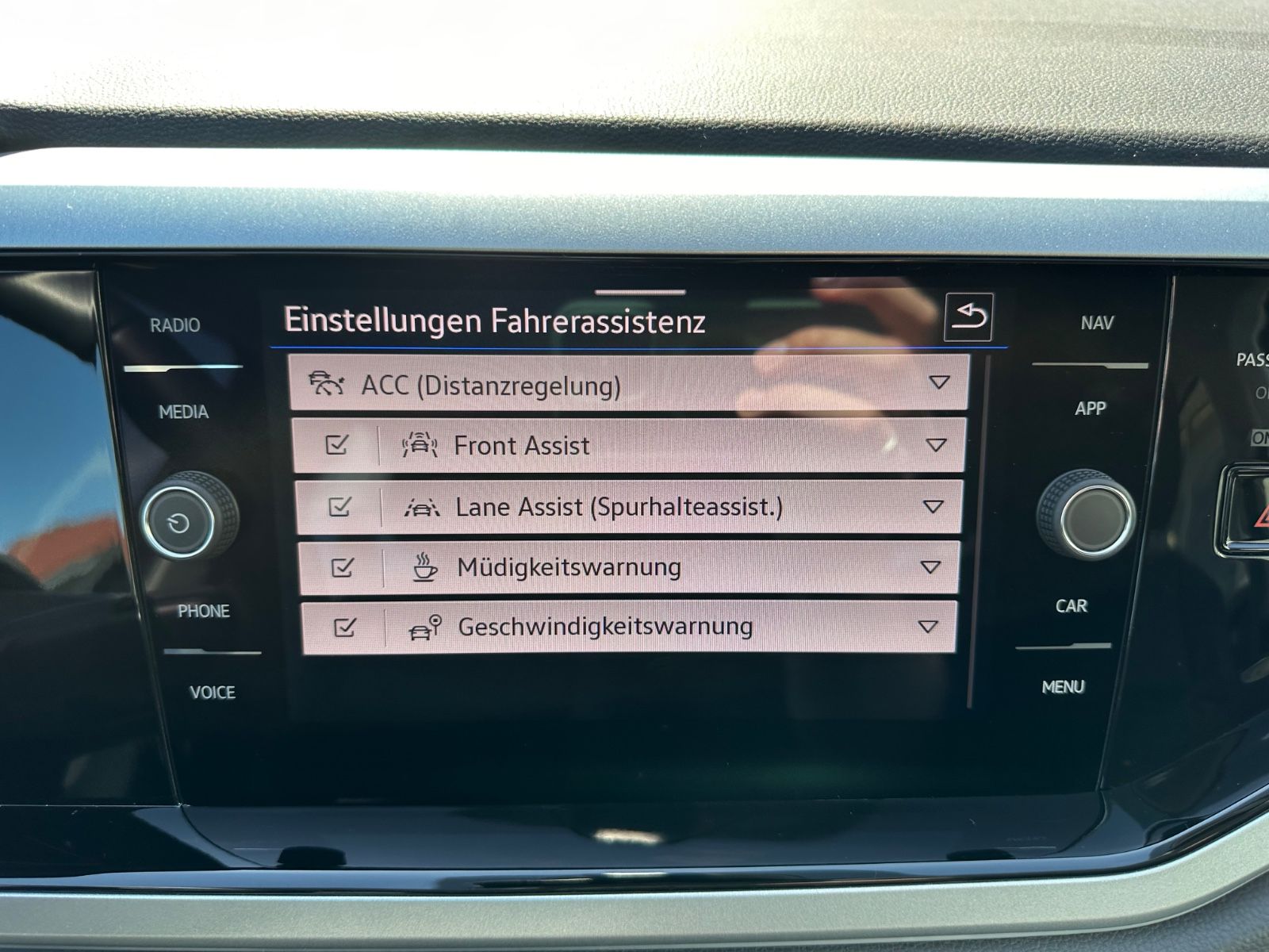 Fahrzeugabbildung Volkswagen Polo 1.0 TSI Goal DSG ACC/APP/GJR/LED/PDC