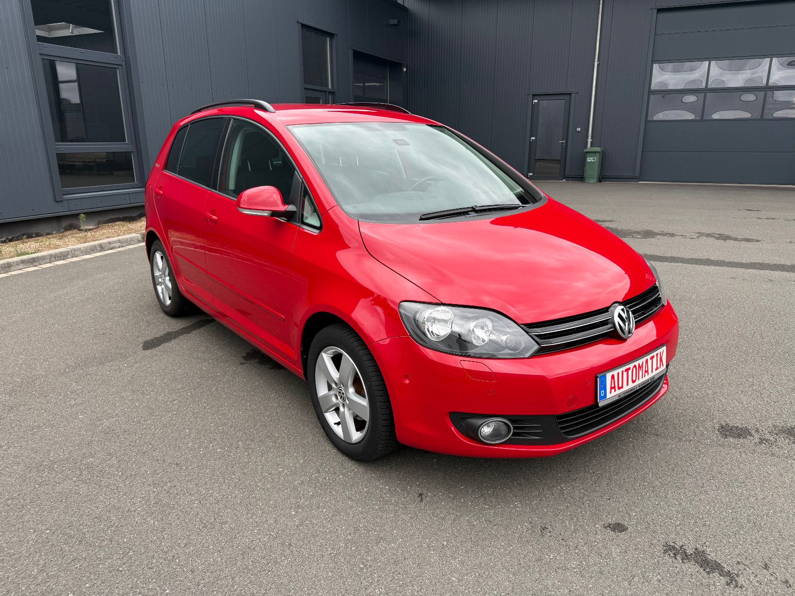 Volkswagen Golf - 1