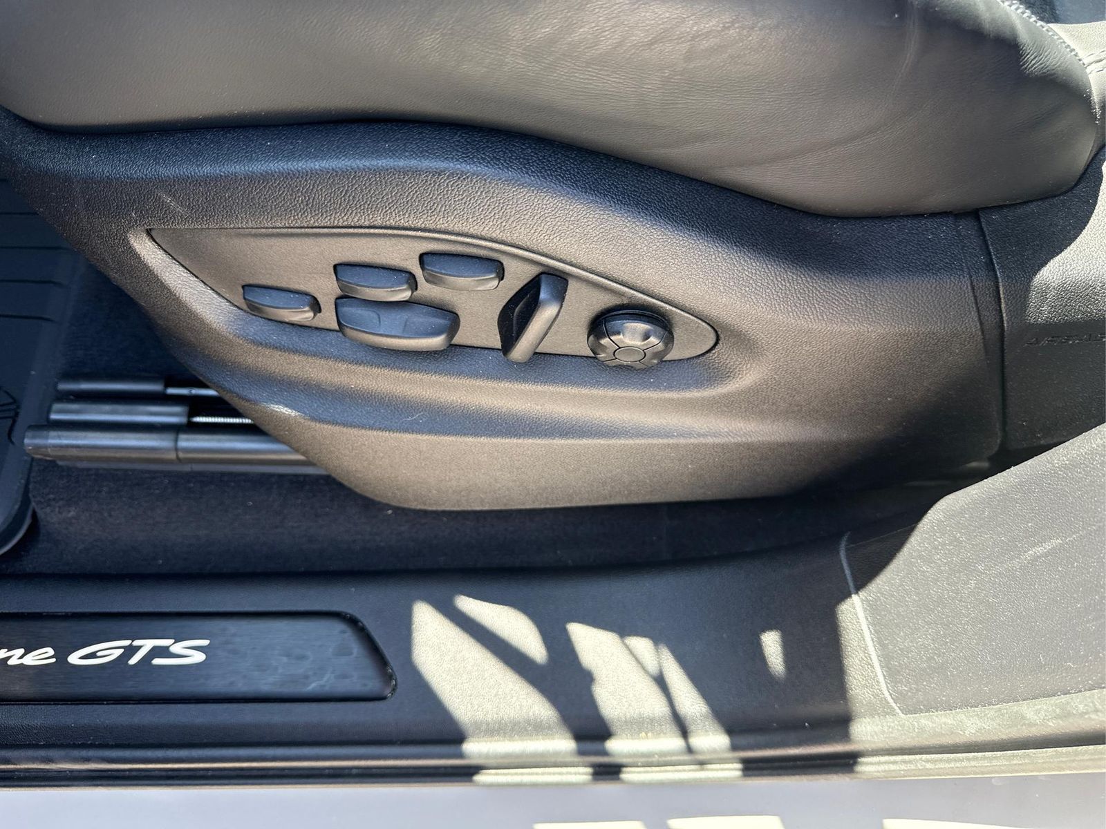 Porsche Cayenne Coupe GTS V8 (500 PS)-22" Felgen-Burm... foto 12
