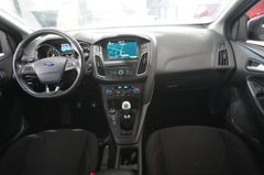 Fahrzeugabbildung Ford Focus Turnier 1.5 ST-LINE NAVI/LED/SHZ/SPORT/PDC