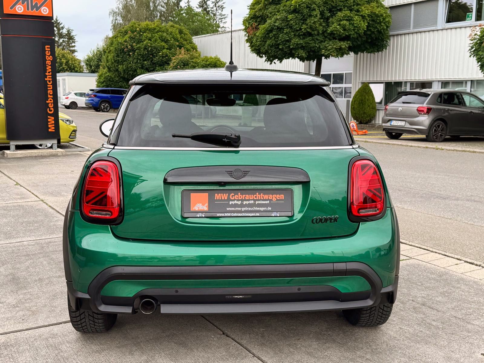 Fahrzeugabbildung MINI COOPER 3-trg. Classic-Trim LED KAM PDC CarPlay